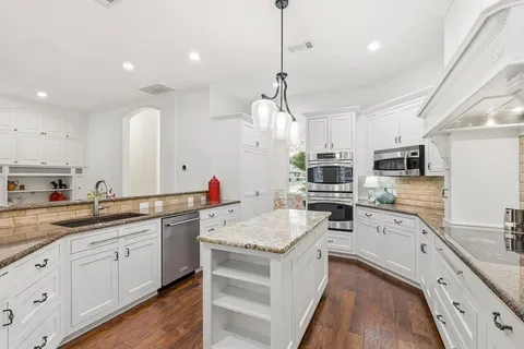 $998,000 | 122 Chapel Hill Drive, Double Oak, TX 75077