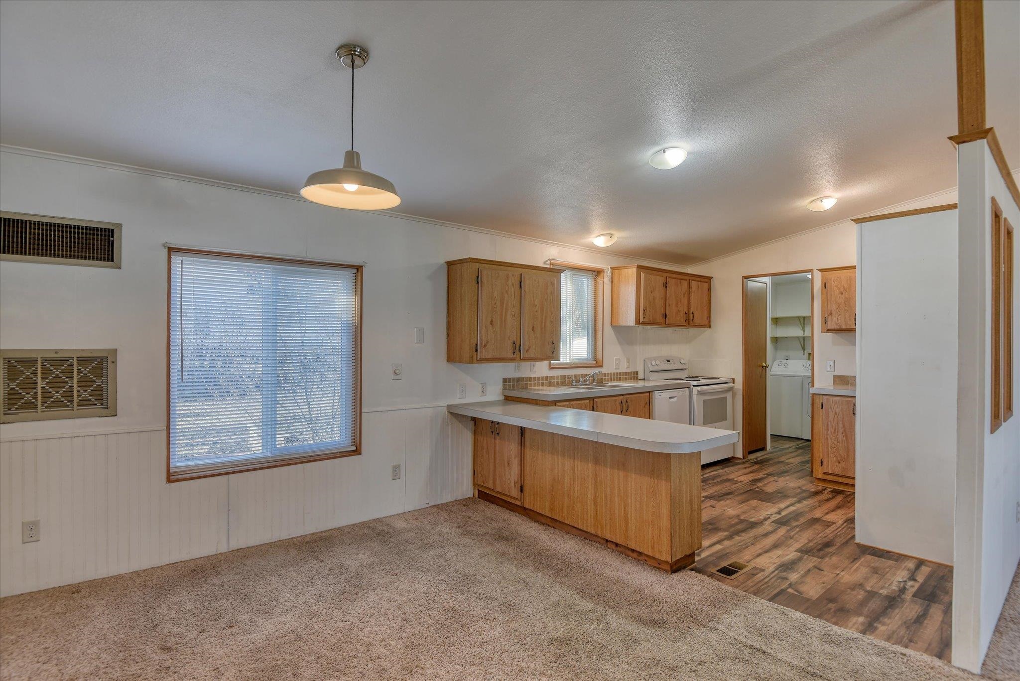 214 South B Street Sprague, WA 99032 - Photo 8 of 40