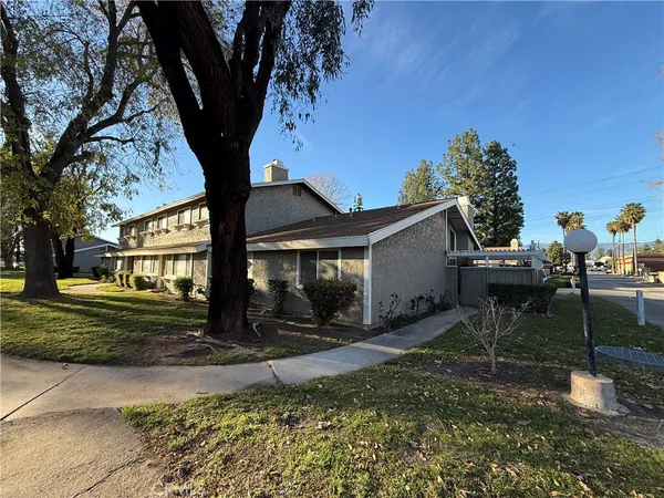 $285,000 | 2061 West Redlands Boulevard, Unit 21E, Redlands, CA 92373