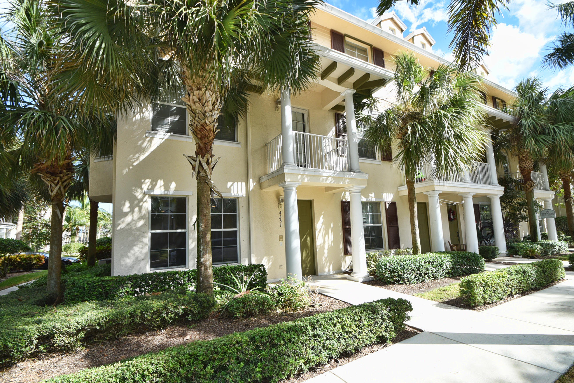 4257 East Main Street Jupiter, FL 33458 - Photo 2 of 32 DSC_9821