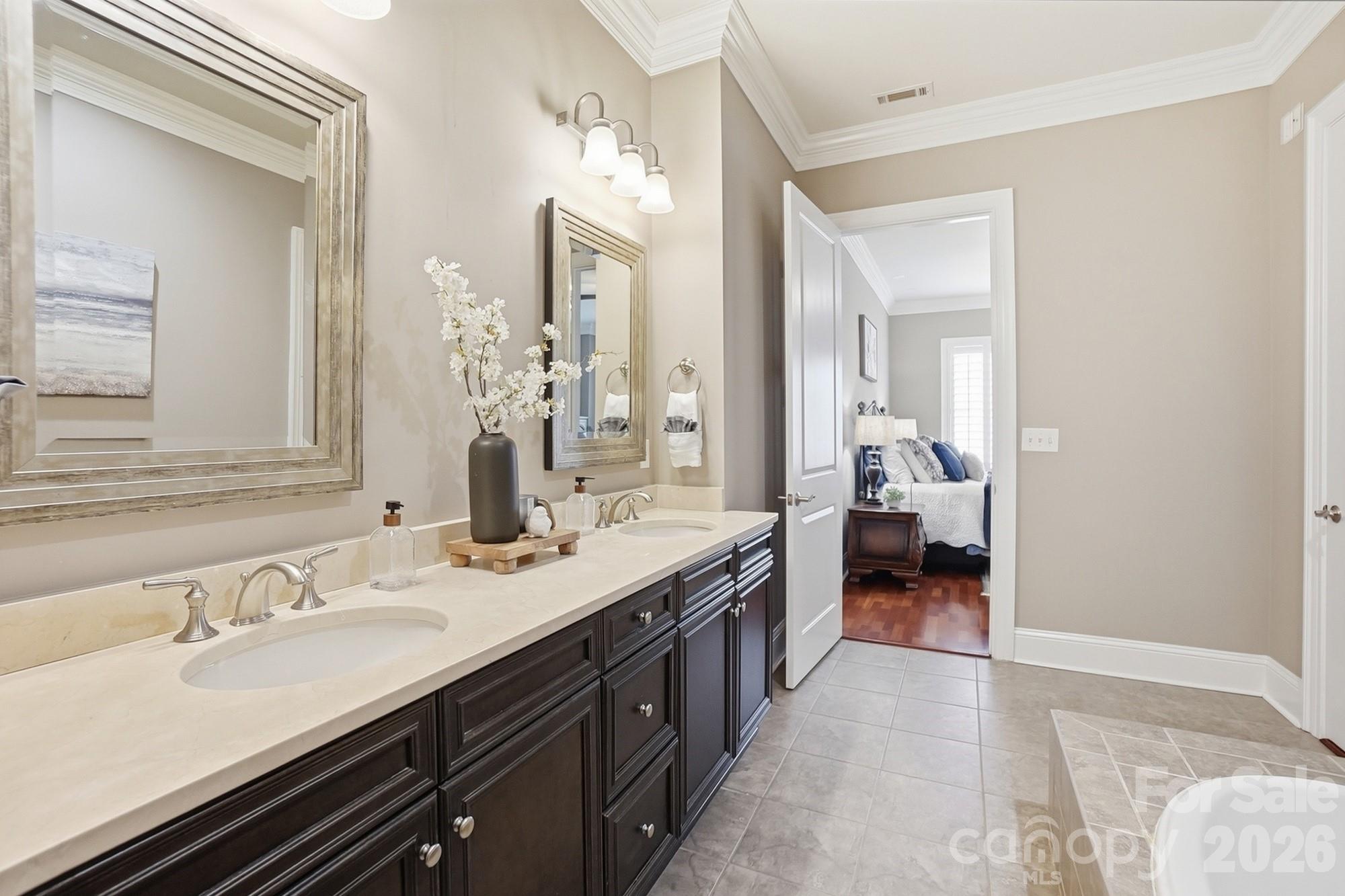 626 Queens Road, Unit 102 Charlotte, NC 28207 - Photo 32 of 48 Gallery Image 32