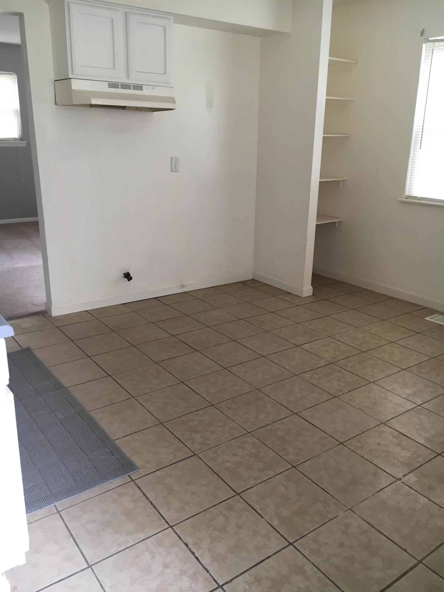 1373 Evergreen Road Columbus, OH 43207 - Photo 2 of 8 Gallery Image 2