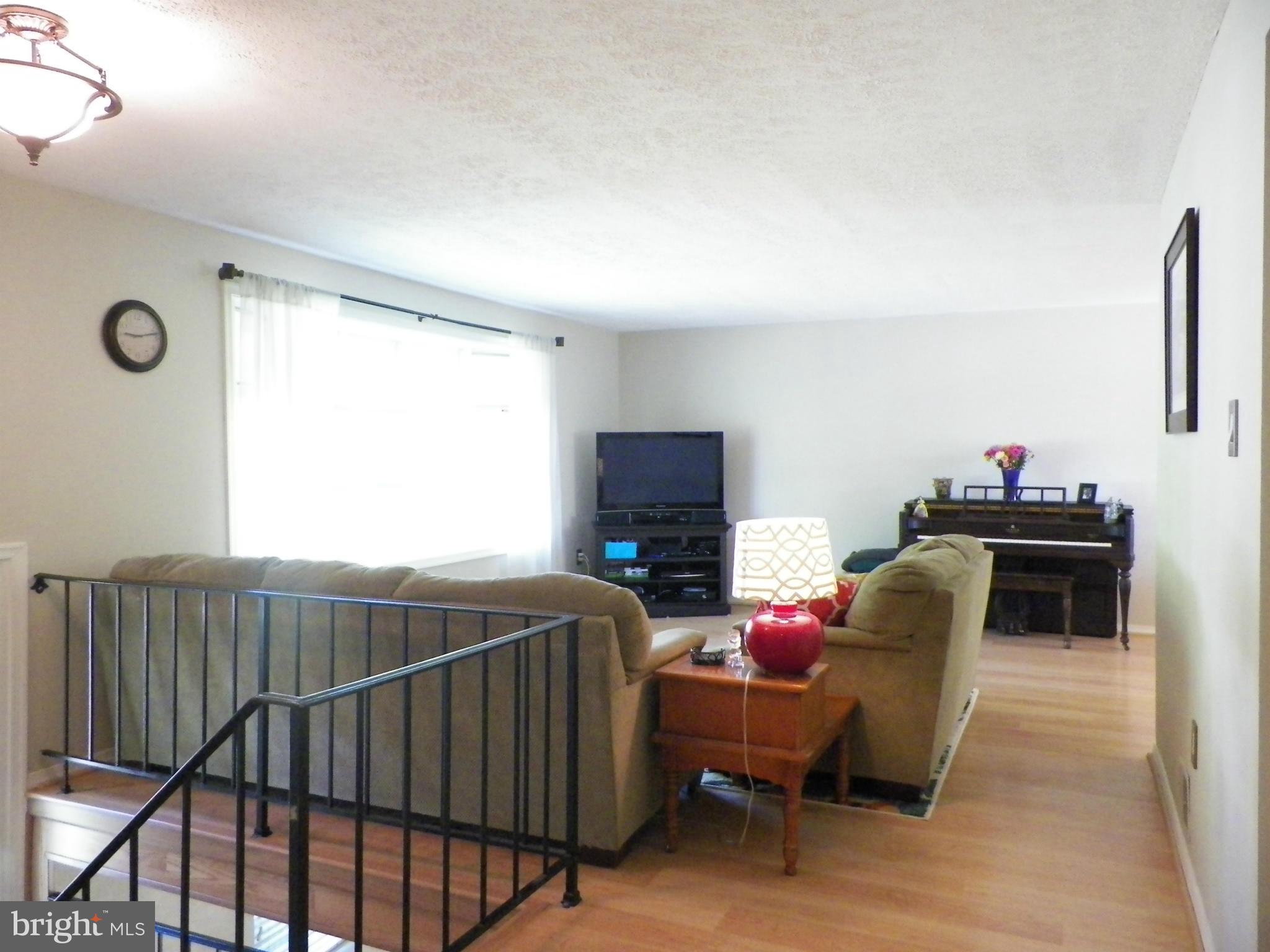2307 Pinefield Road Waldorf, MD 20601 - Photo 18 of 30 Living Room