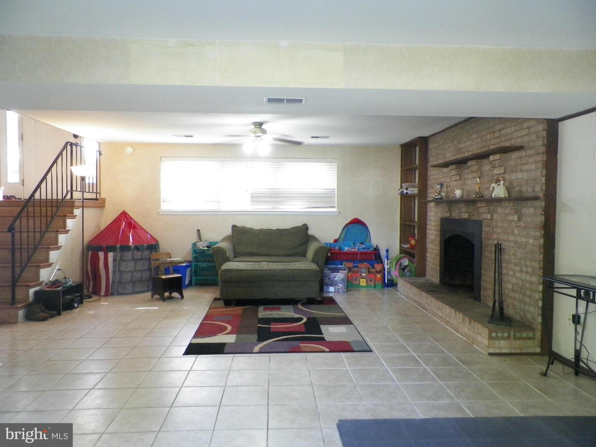 2307 Pinefield Road Waldorf, MD 20601 - Photo 8 of 30 Family Room