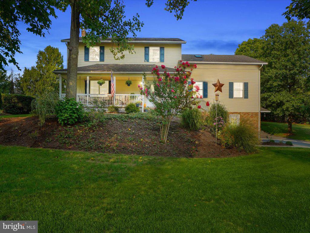 213 Weaver Drive Lititz, PA 17543 - Photo 3 of 48 Gallery Image 3