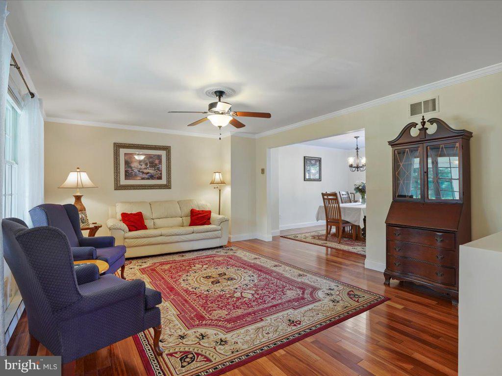 213 Weaver Drive Lititz, PA 17543 - Photo 9 of 48 Gallery Image 9