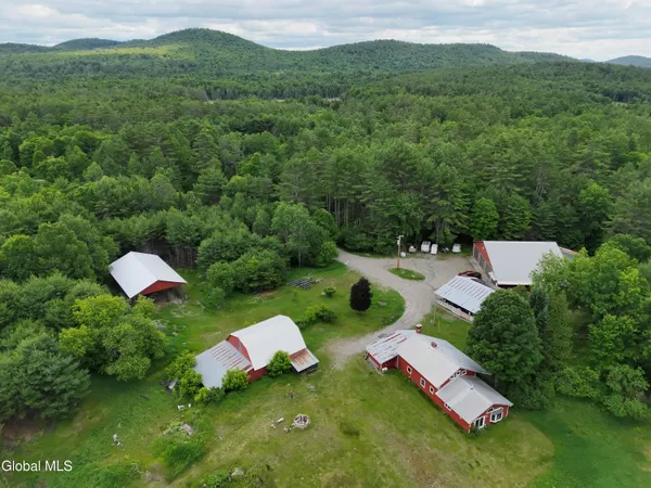 $799,000 | 100 Fish Hollow Road, Chester, NY 12853