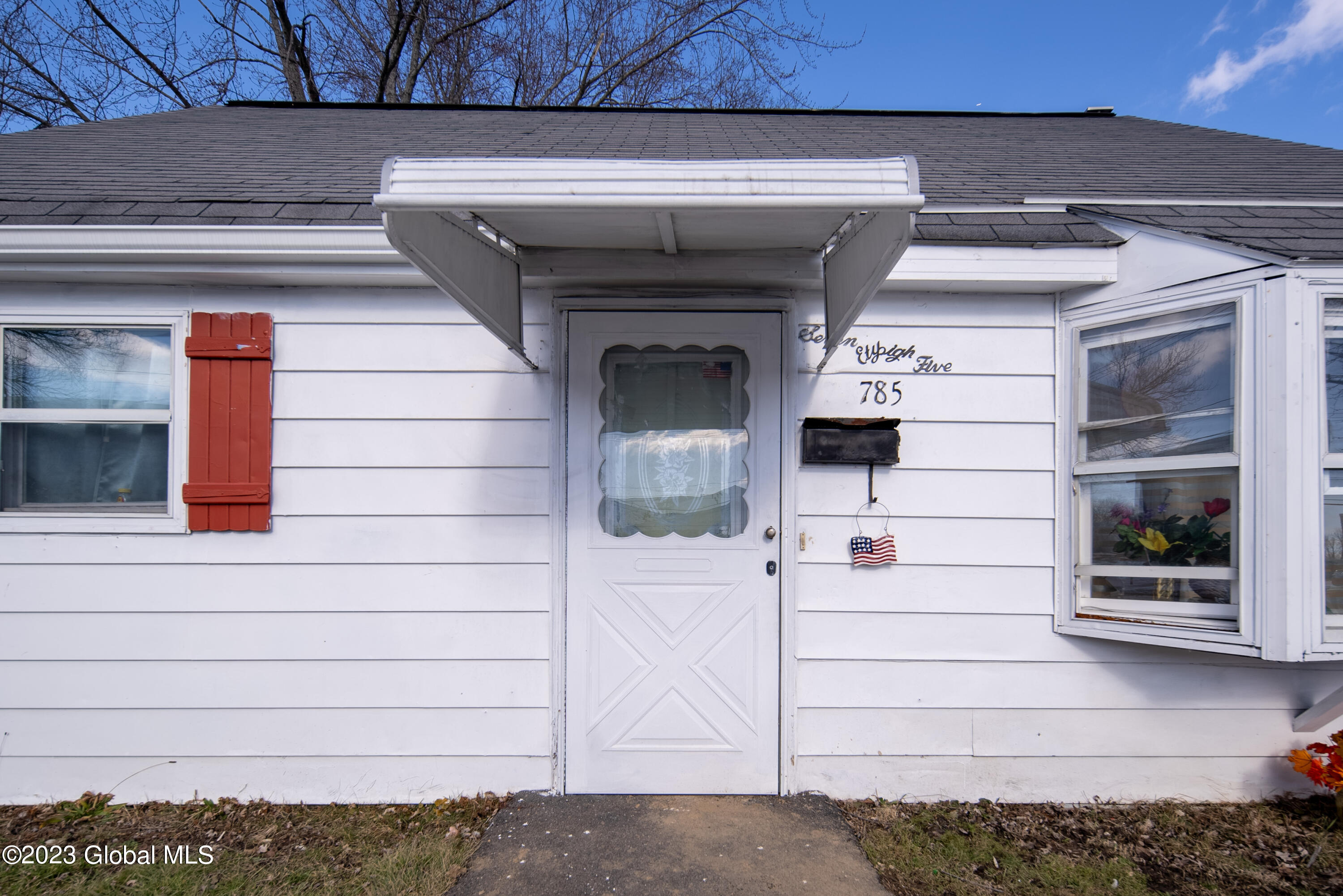 785 Troy Schenectady Road Colonie, NY 12110 - Photo 2 of 24 002