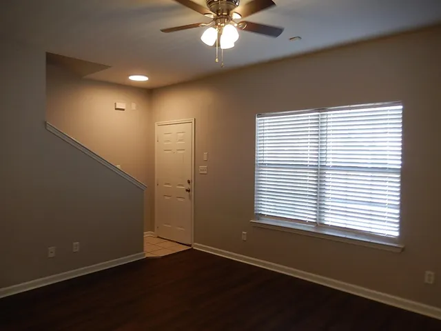 $1,450 | 3100 Dian Road, Unit 205, Tallahassee, FL 32304