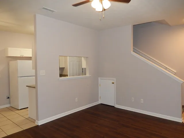 $1,450 | 3100 Dian Road, Unit 205, Tallahassee, FL 32304