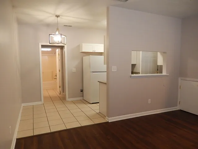 $1,450 | 3100 Dian Road, Unit 205, Tallahassee, FL 32304