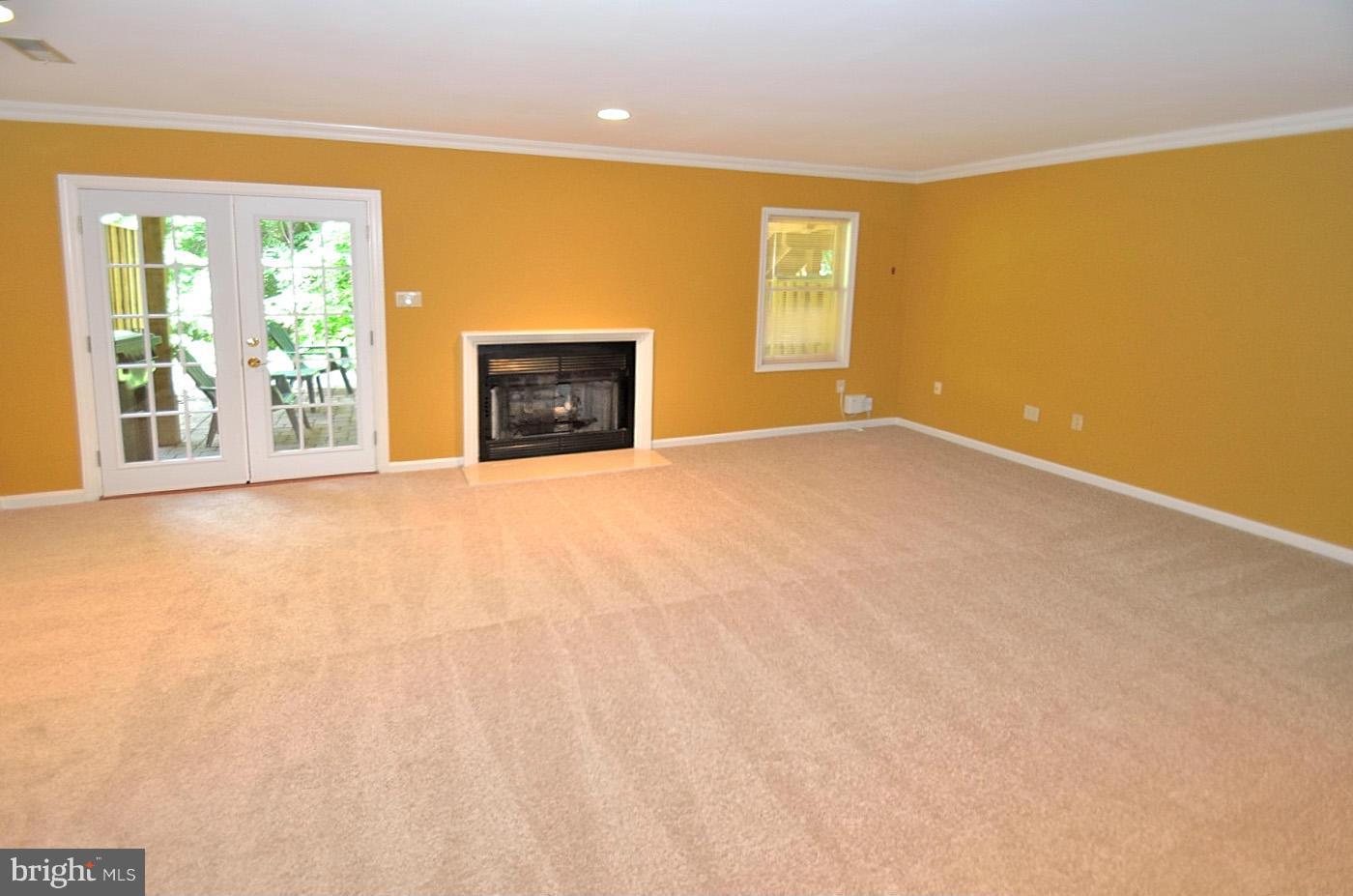 7290 Olde Lantern Way Springfield, VA 22152 - Photo 15 of 21 Family Room
