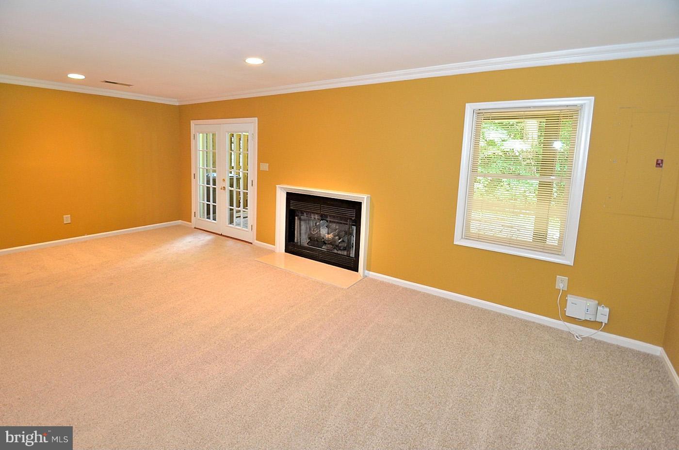 7290 Olde Lantern Way Springfield, VA 22152 - Photo 16 of 21 Family Room