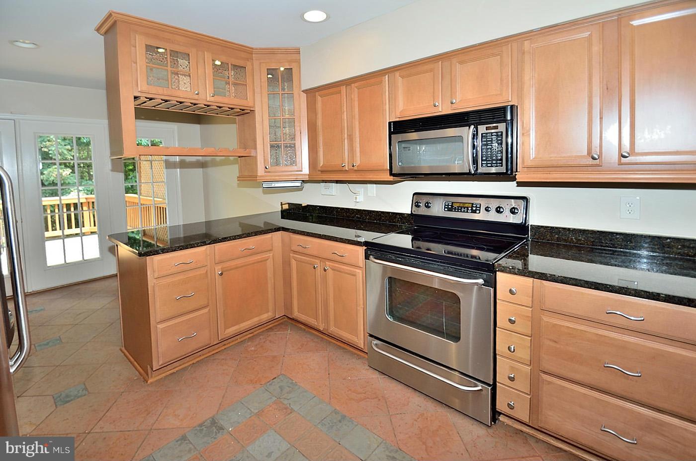 7290 Olde Lantern Way Springfield, VA 22152 - Photo 5 of 21 Kitchen