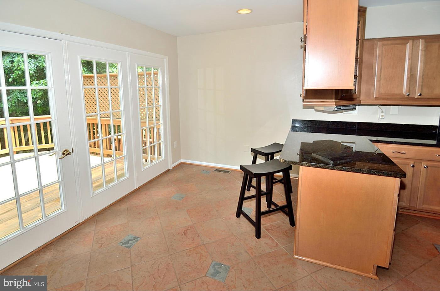7290 Olde Lantern Way Springfield, VA 22152 - Photo 9 of 21 Kitchen