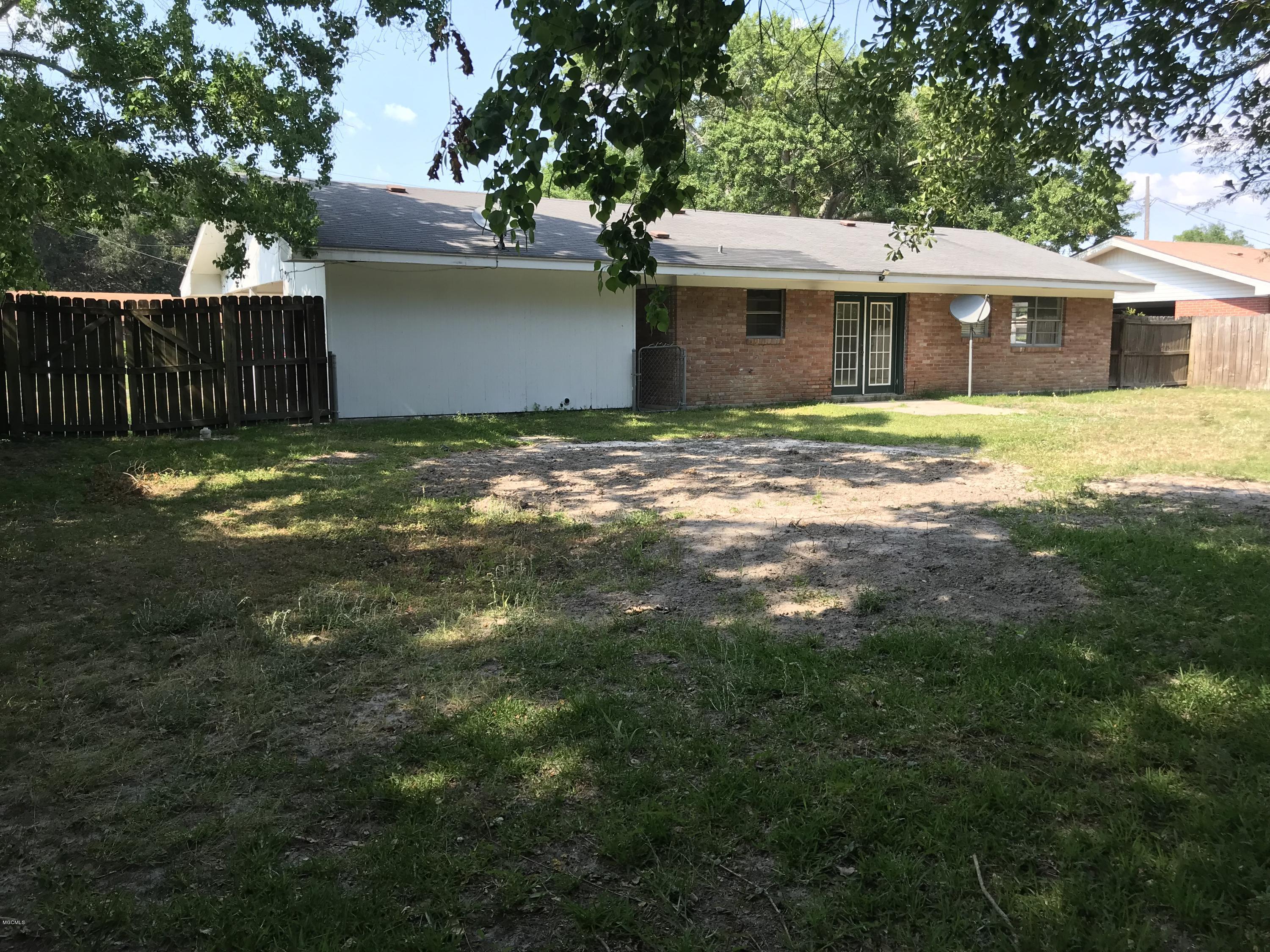 2511 Orleans Road Biloxi, MS 39531 - Photo 21 of 26 IMG_1847