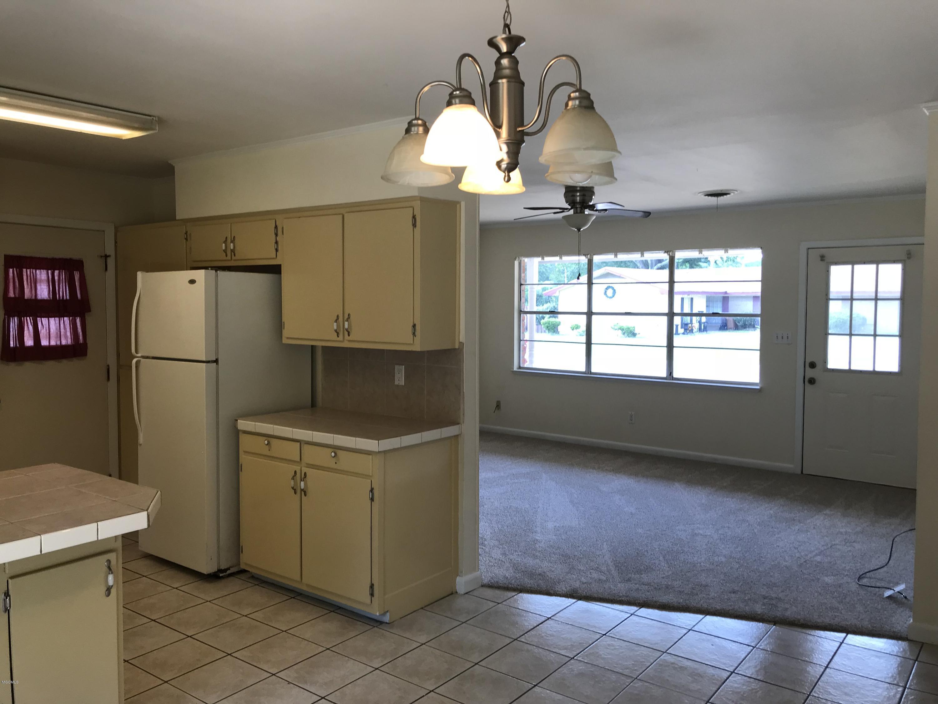2511 Orleans Road Biloxi, MS 39531 - Photo 10 of 26 IMG_7685