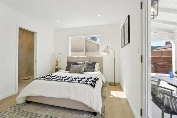 $1,099,950 | 13907 Wyandotte Street, Van Nuys, CA 91405