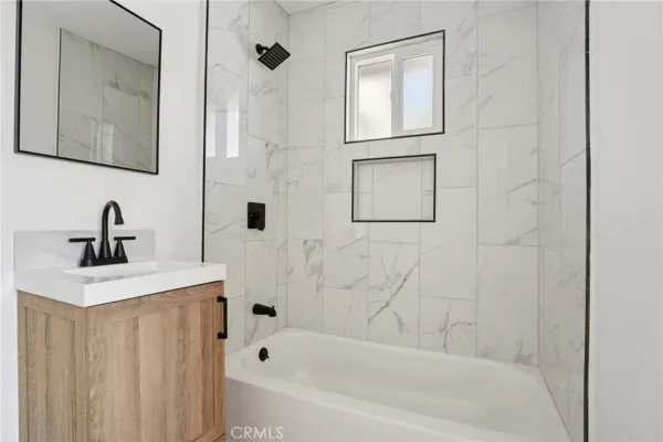 $1,099,950 | 13907 Wyandotte Street, Van Nuys, CA 91405