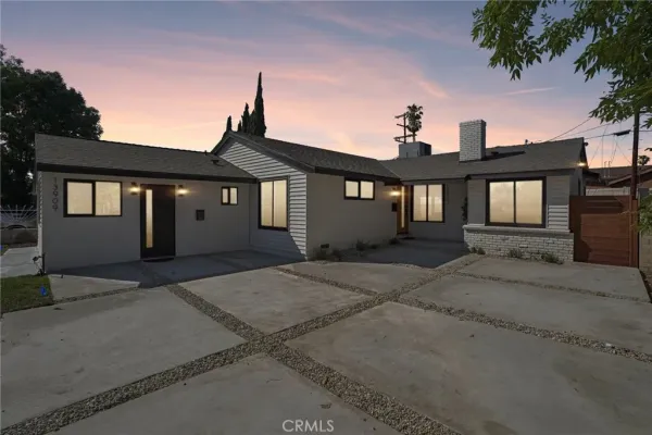 $1,099,950 | 13907 Wyandotte Street, Van Nuys, CA 91405