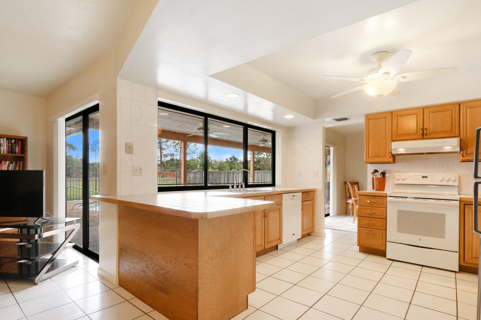 490 Old Country Road South Wellington, FL 33414 - Photo 5 of 20 05_Image-5_mls