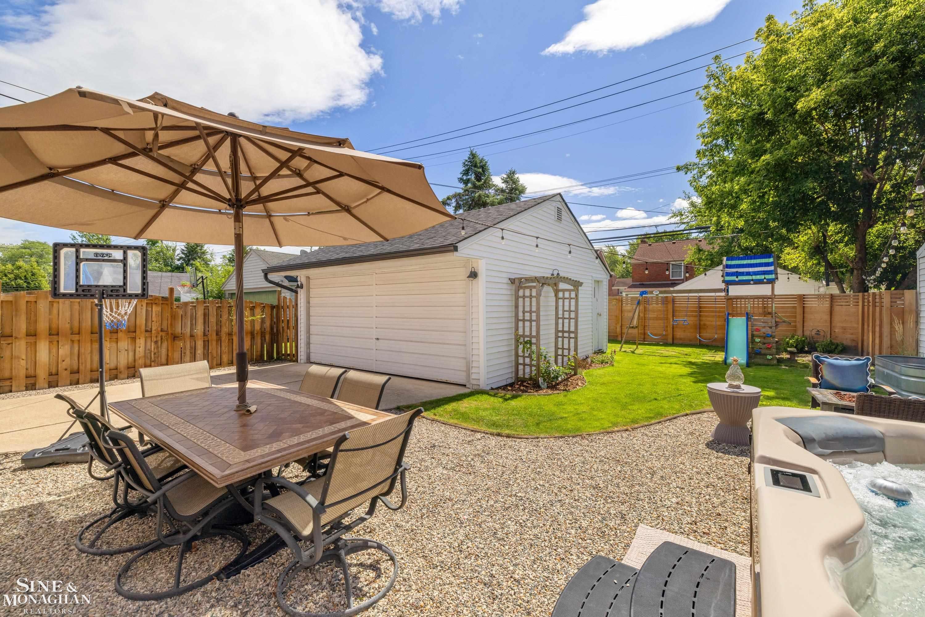 1339 Hampton Road Grosse Pointe Woods, MI 48236 - Photo 52 of 58 Gallery Image 52