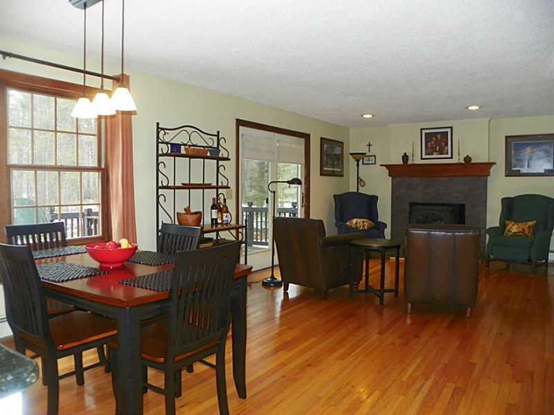 36 Hemlock Road Brunswick, ME 04011 - Photo 5 of 24 Kitchen. Open concept eat-in kitchen...