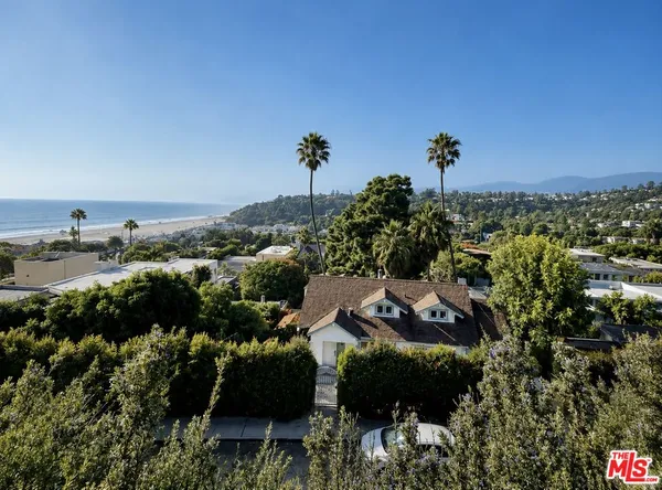 $3,100,000 | 207 Ocean Ave Extension, Santa Monica, CA 90402