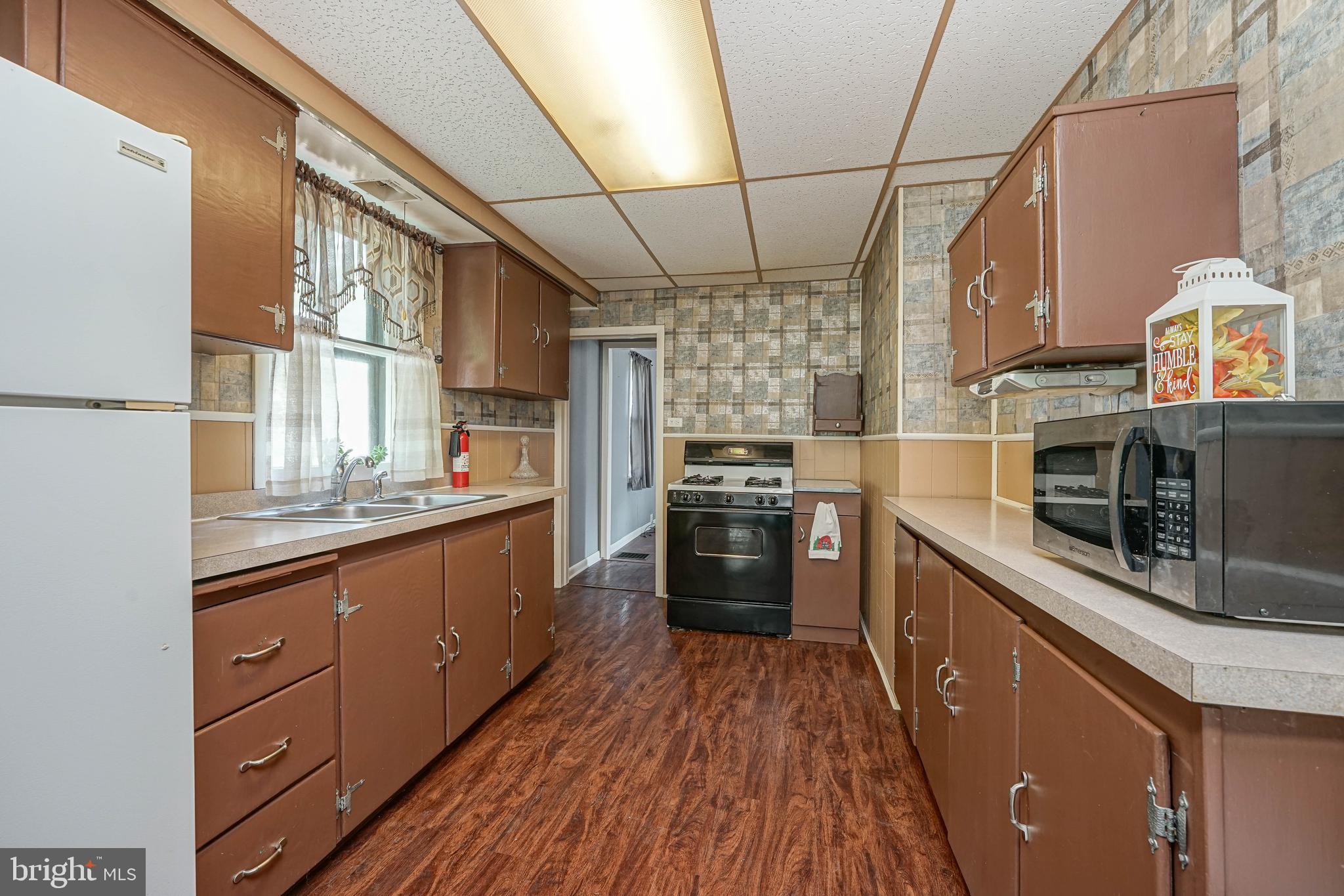 24 Deptford Road Glassboro, NJ 08028 - Photo 13 of 37