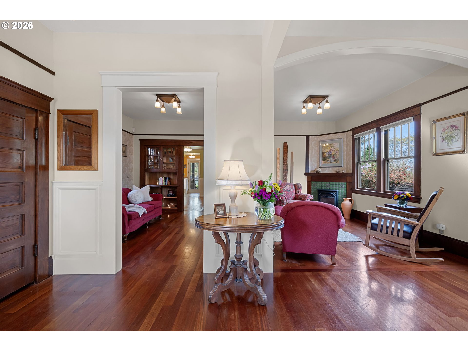 2050 Friendly Street Eugene, OR 97405 - Photo 3 of 48 Entrance/Foyer