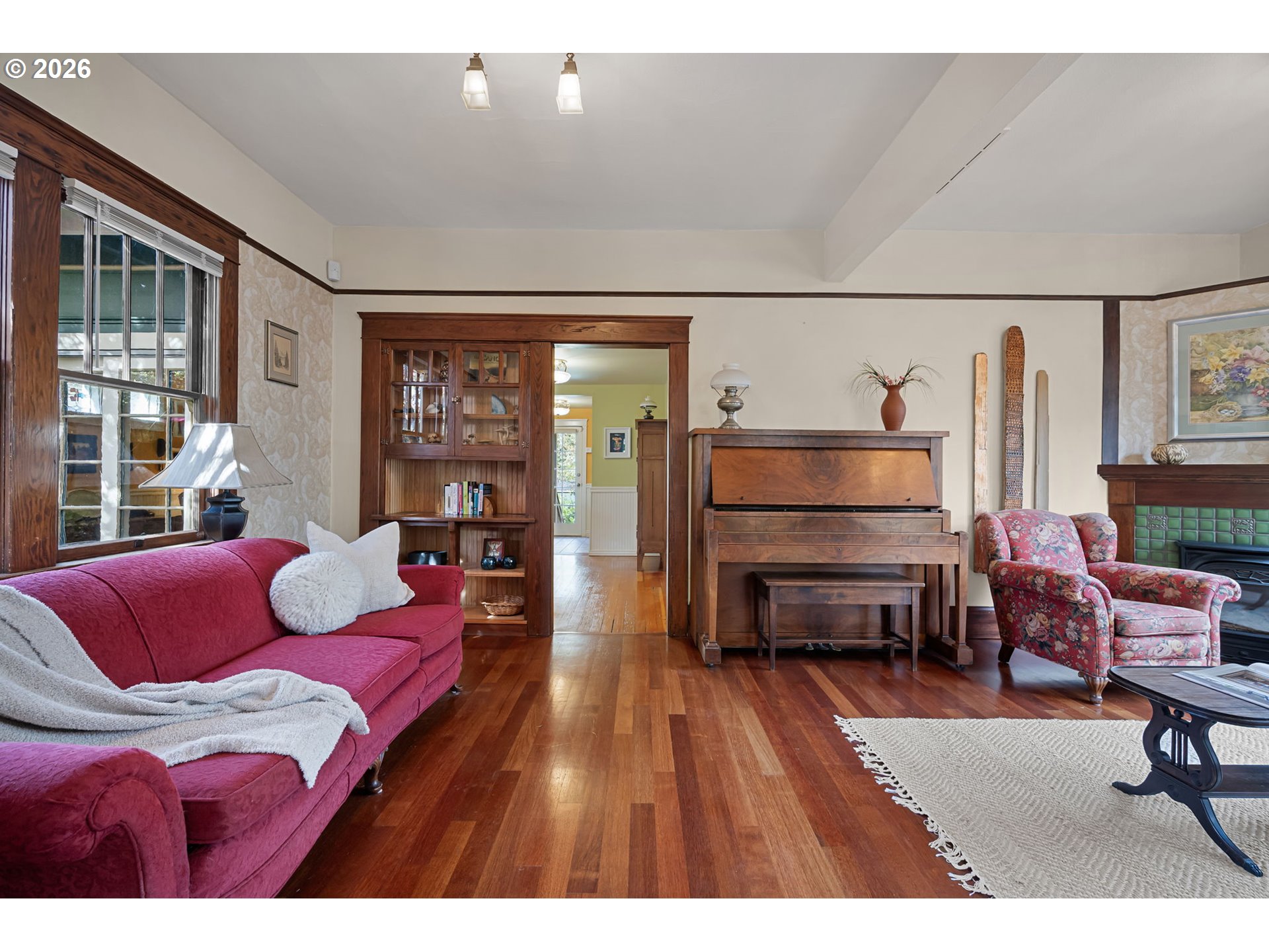 2050 Friendly Street Eugene, OR 97405 - Photo 8 of 48 Living Room