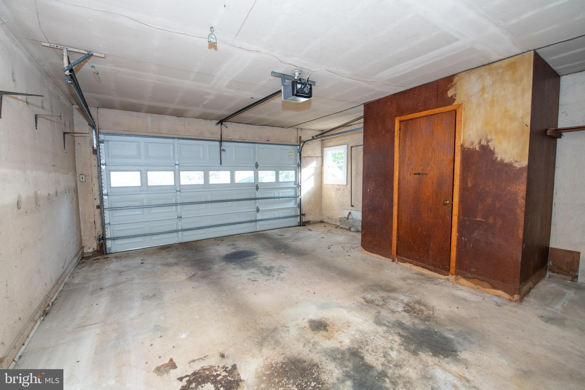 8810 Tyson Road Glenside, PA 19038 - Photo 51 of 53 a view of entryway