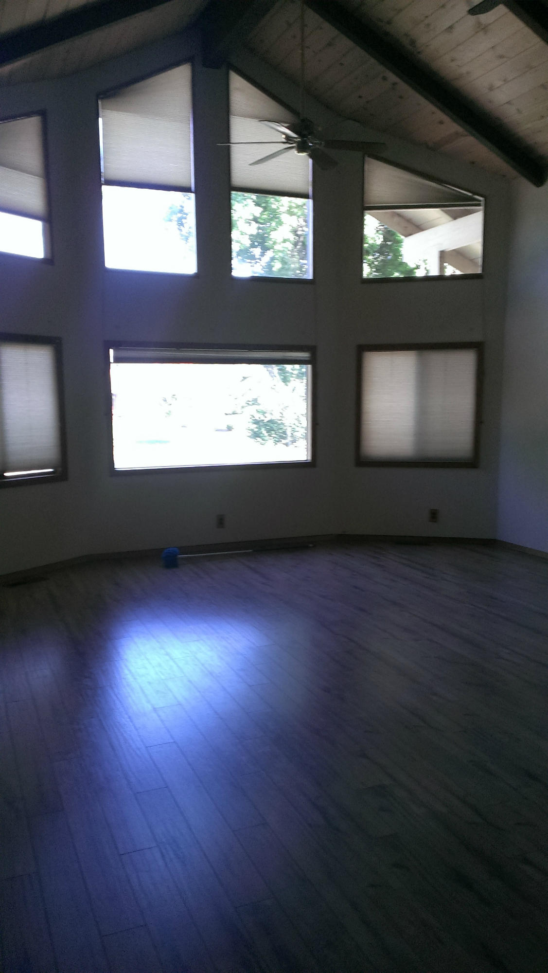 6266 Riverside Drive Redding, CA 96001 - Photo 12 of 14 Great room