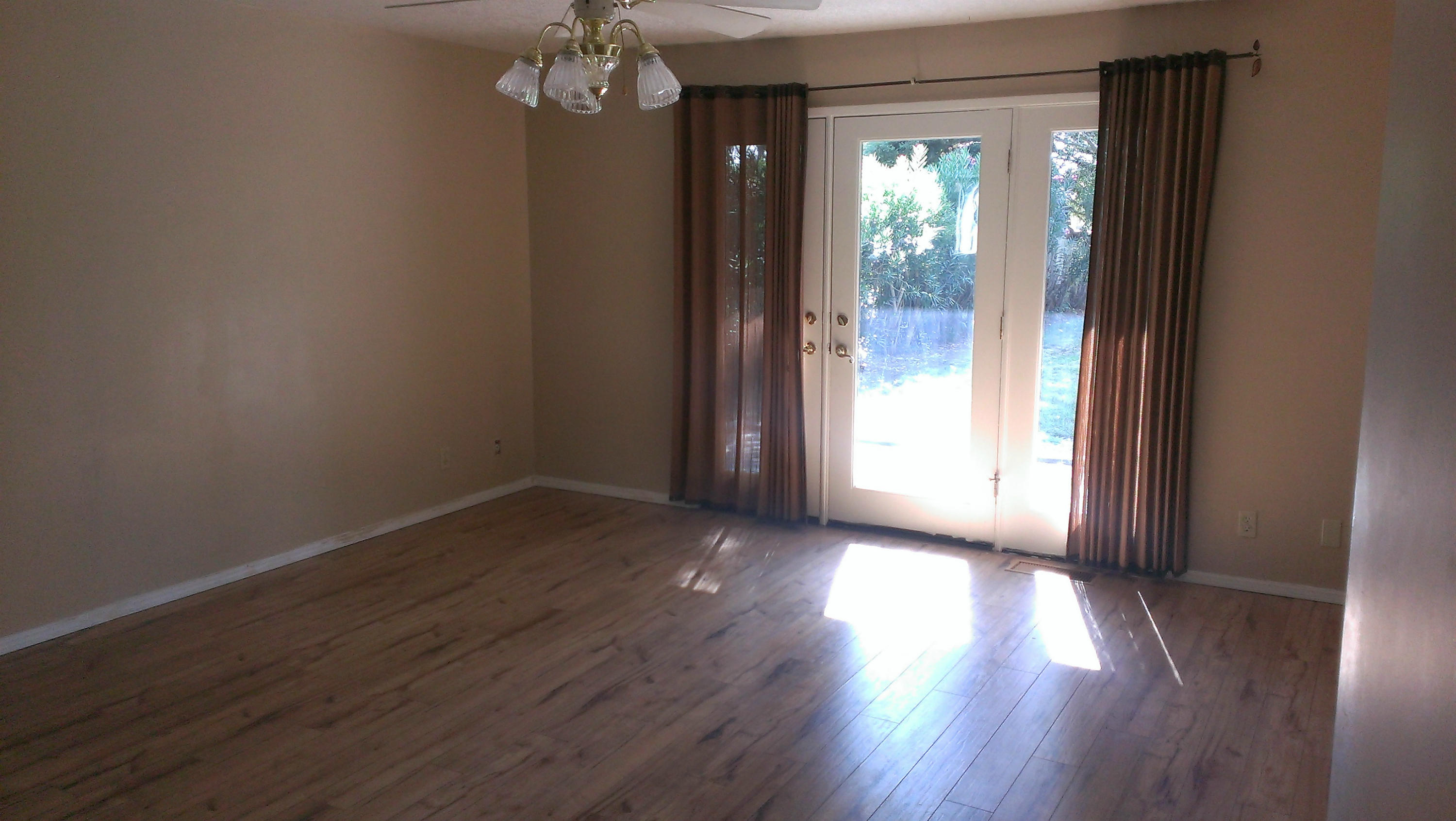 6266 Riverside Drive Redding, CA 96001 - Photo 8 of 14 Master Bedroom