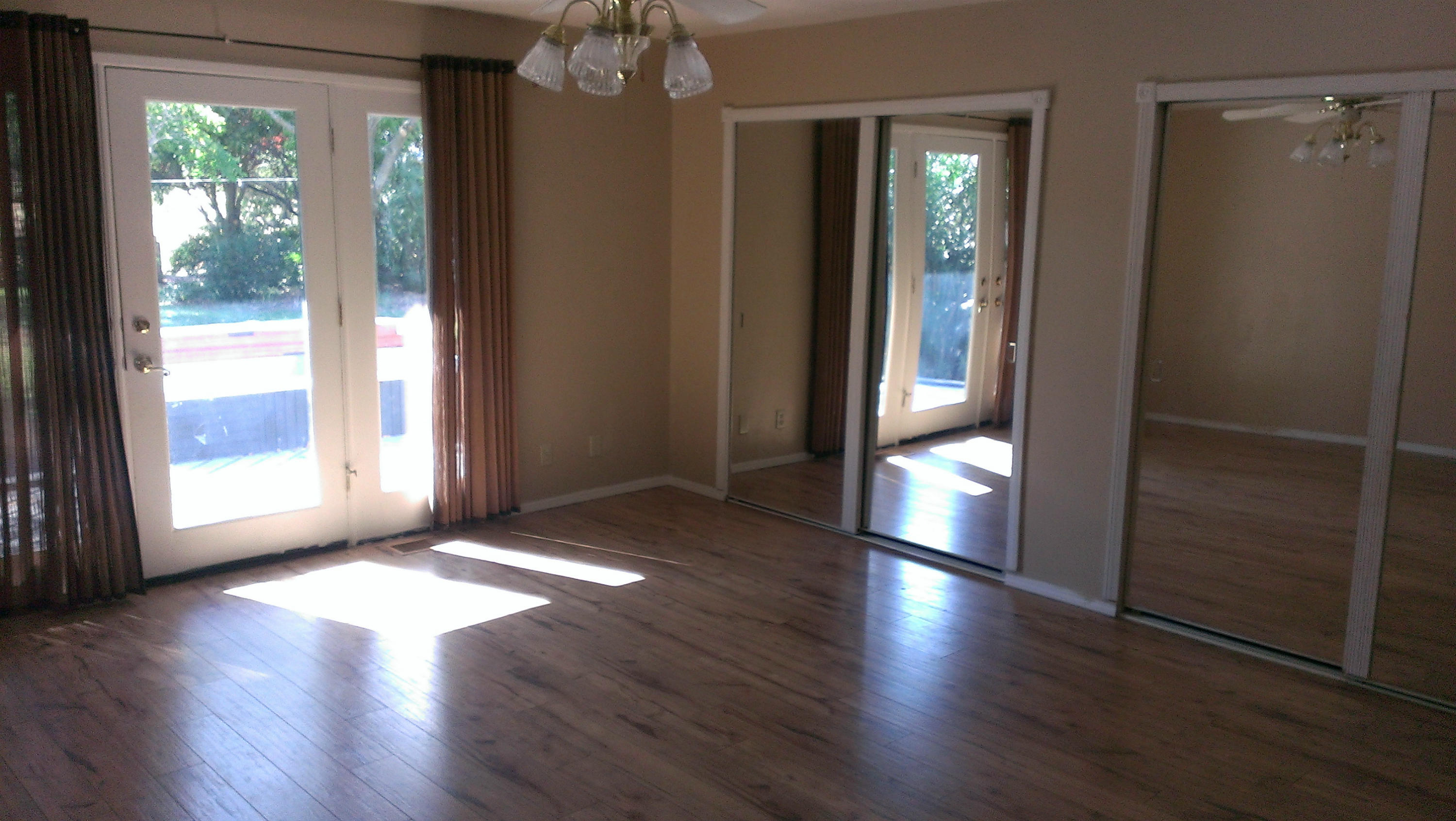 6266 Riverside Drive Redding, CA 96001 - Photo 9 of 14 Master bedroom