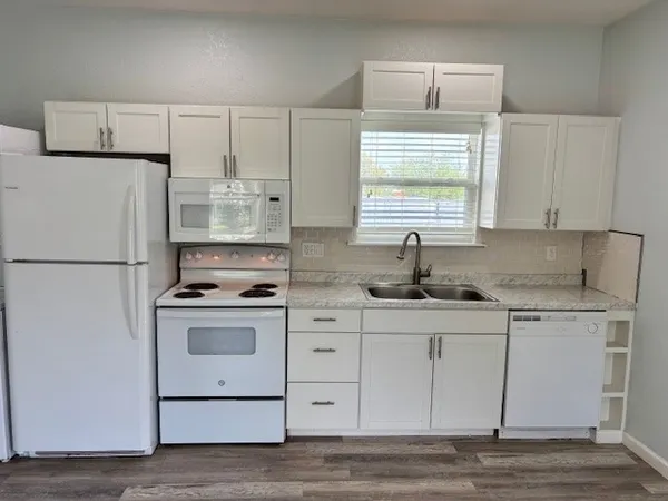 $1,300 | 2330 Dorrington Street, Unit C, Houston, TX 77030