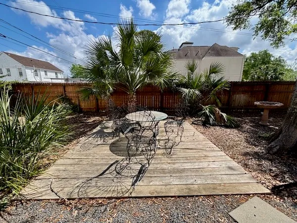 $1,300 | 2330 Dorrington Street, Unit C, Houston, TX 77030