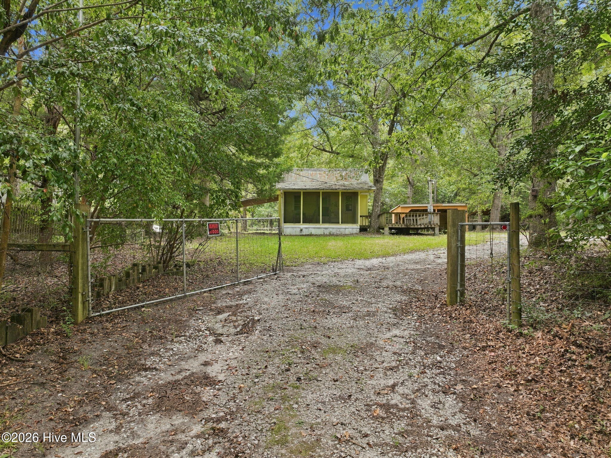 684 West Firetower Road Swansboro, NC 28584 - Photo 10 of 35 4-web-or-mls-684 W Firetower 001