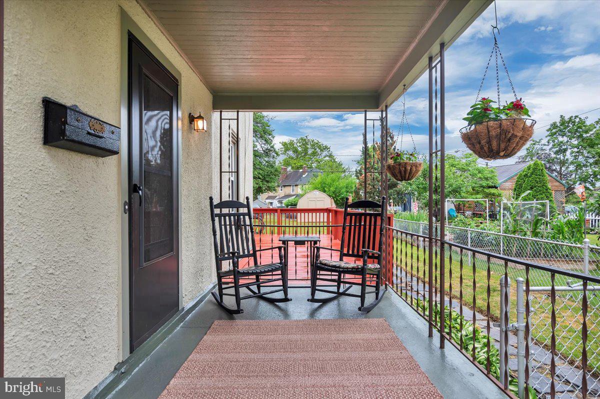 128 New Jersey Road Brooklawn, NJ 08030 - Photo 2 of 35 Porch at summertime