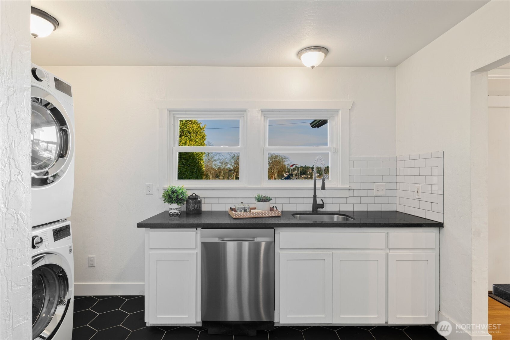 8451 30th Avenue Southwest Seattle, WA 98126 - Photo 13 of 40