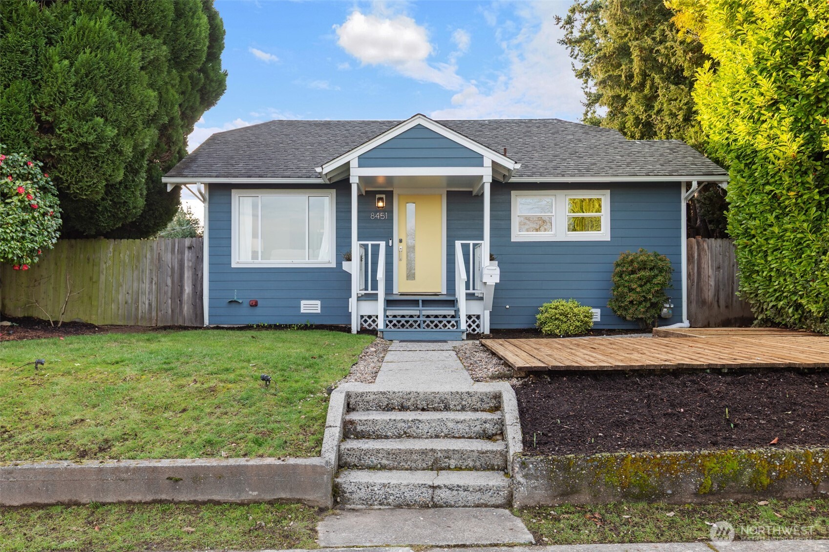 8451 30th Avenue Southwest Seattle, WA 98126 - Photo 2 of 40