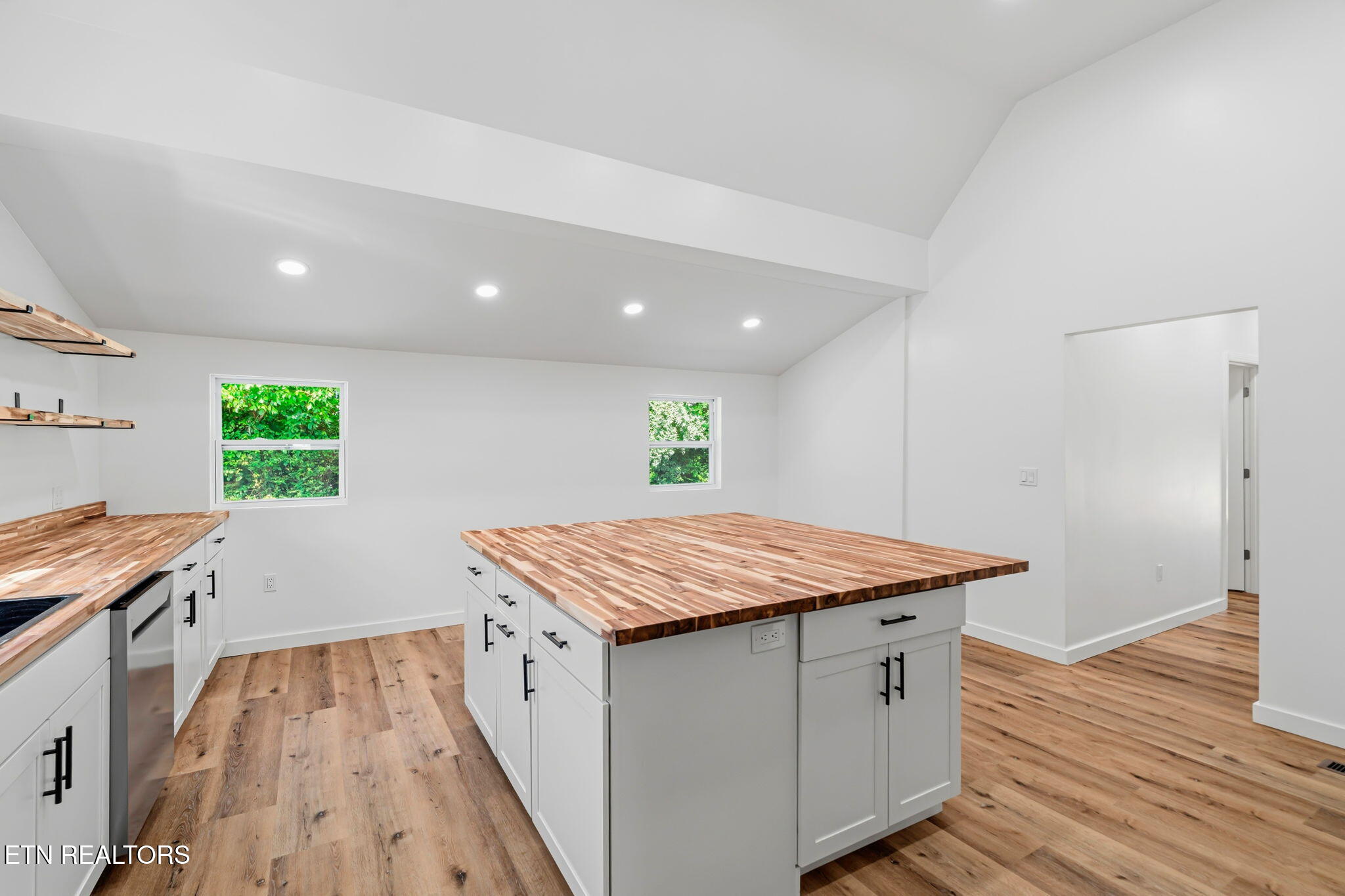 125 Ballard Lane Heiskell, TN 37754 - Photo 13 of 29 KITCHEN