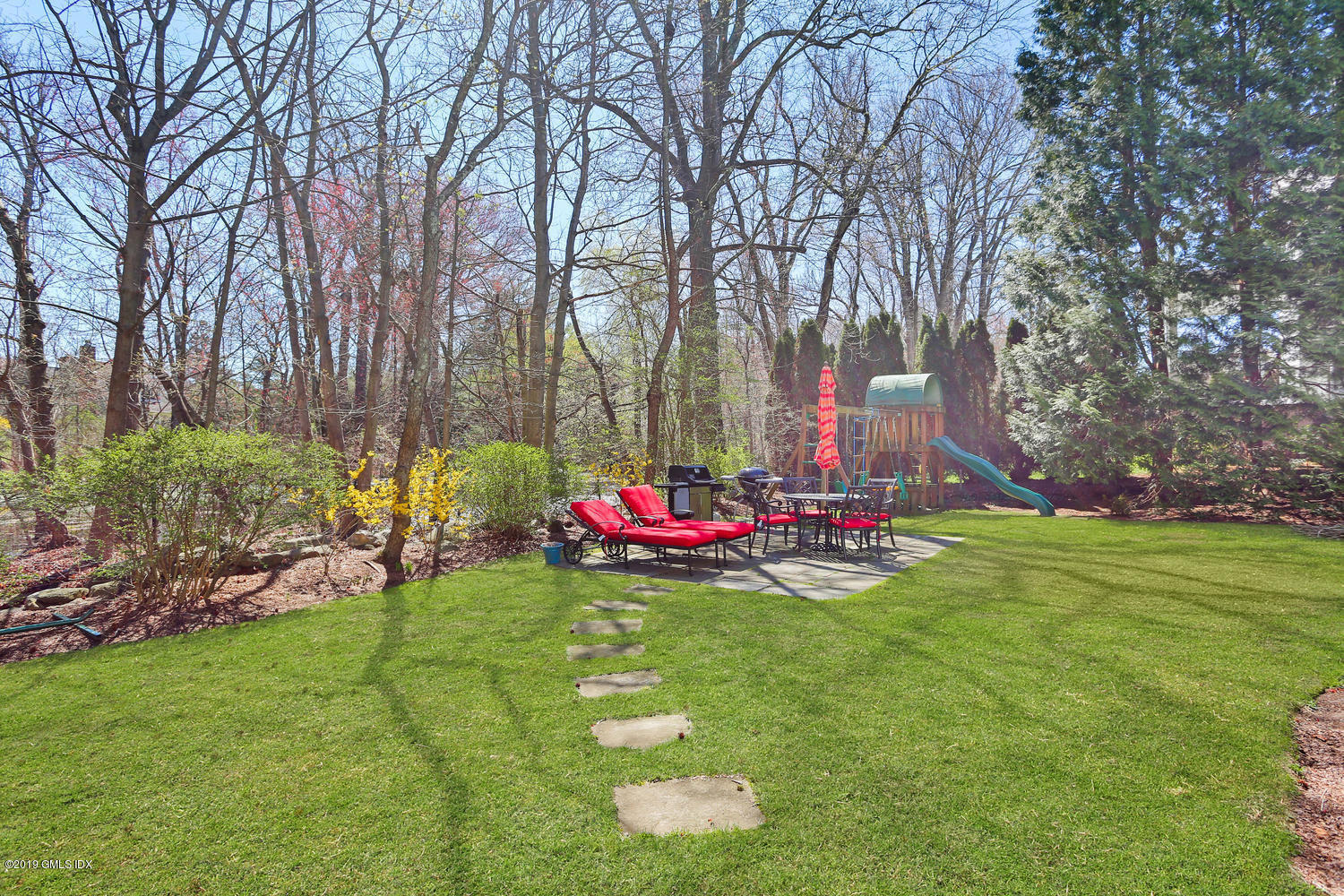 13 Dialstone Lane Riverside, CT 06878 - Photo 19 of 22 13 Dialstone Ln Riverside CT-large-036-3