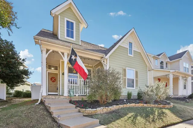a front view of house with yard