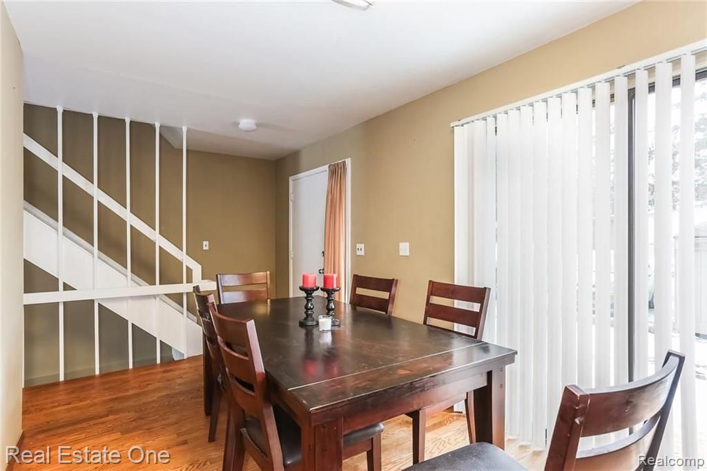 637 Oakbrook West, Unit 20 Rochester Hills, MI 48307 - Photo 6 of 24