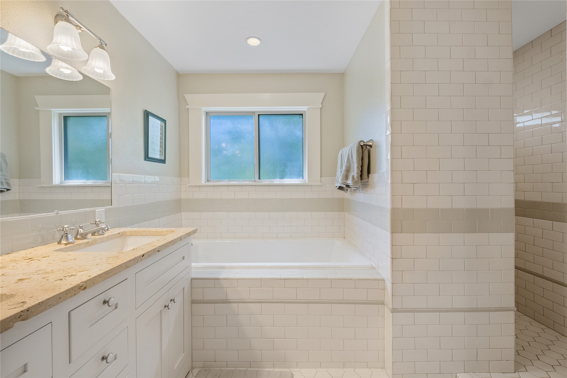 903 East 14th Street Austin, TX 78702 - Photo 20 of 31 Primary bathroom - soaking tub and walk-in shower