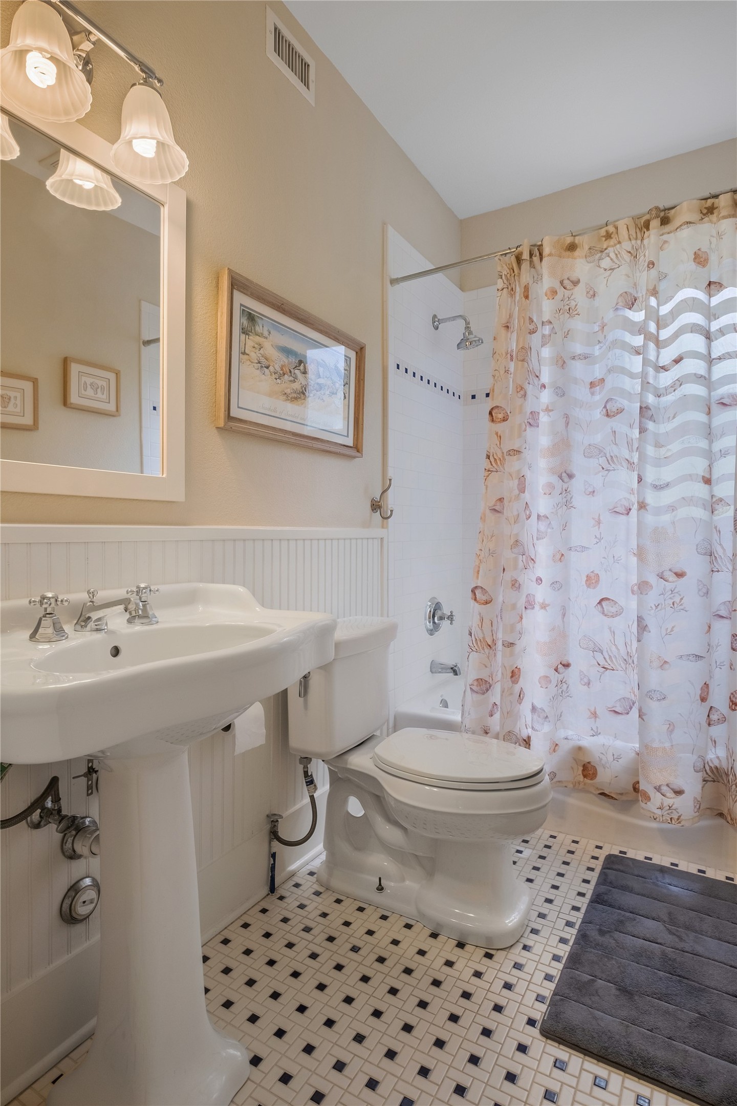 903 East 14th Street Austin, TX 78702 - Photo 25 of 31 Third bathroom (first floor)