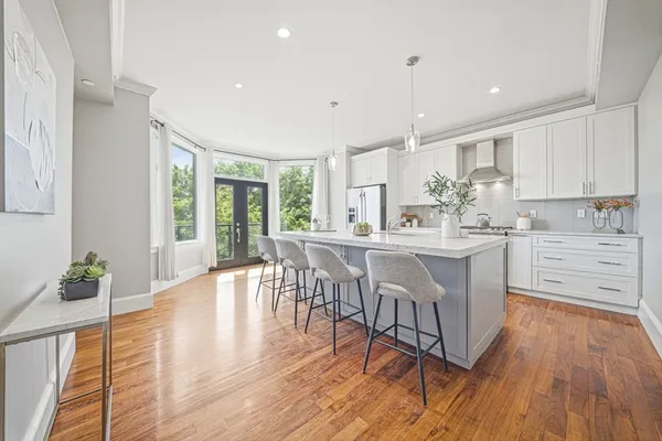 $2,695,000 | 324 Tappan Street, Unit 2, Brookline, MA 02445