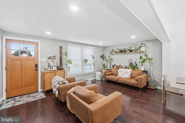 $2,600 | 117 Village Way, Mount Airy, MD 21771