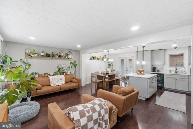 $2,600 | 117 Village Way, Mount Airy, MD 21771